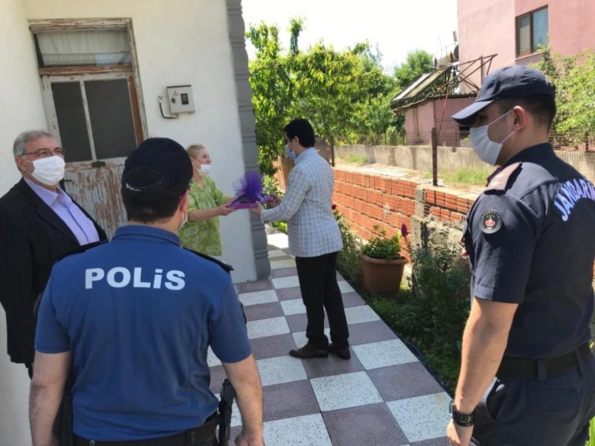Bayramın ilk g&uuml;n&uuml; cadde ve sokaklar 65 yaş &uuml;st&uuml; vatandaşlara kaldı