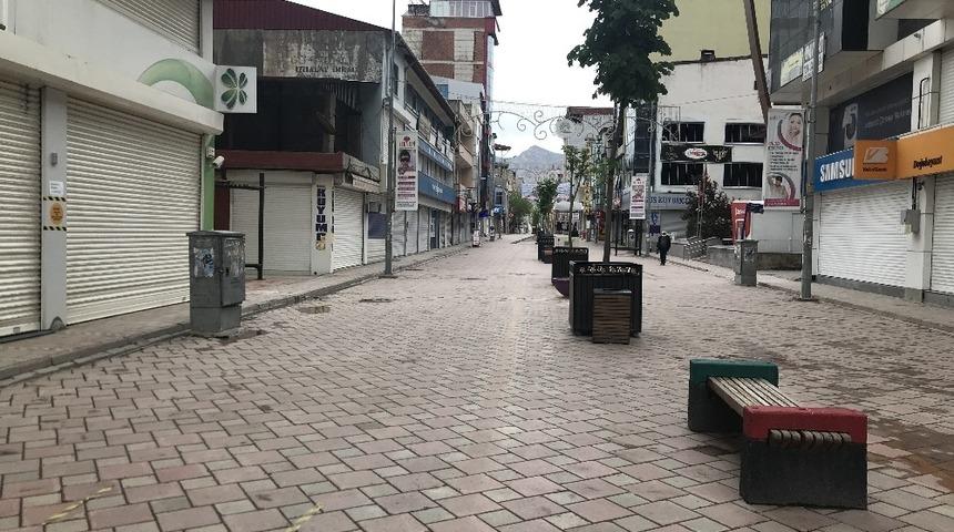 Doğubayazıt&rsquo;ın cadde ve sokakları boş kaldı