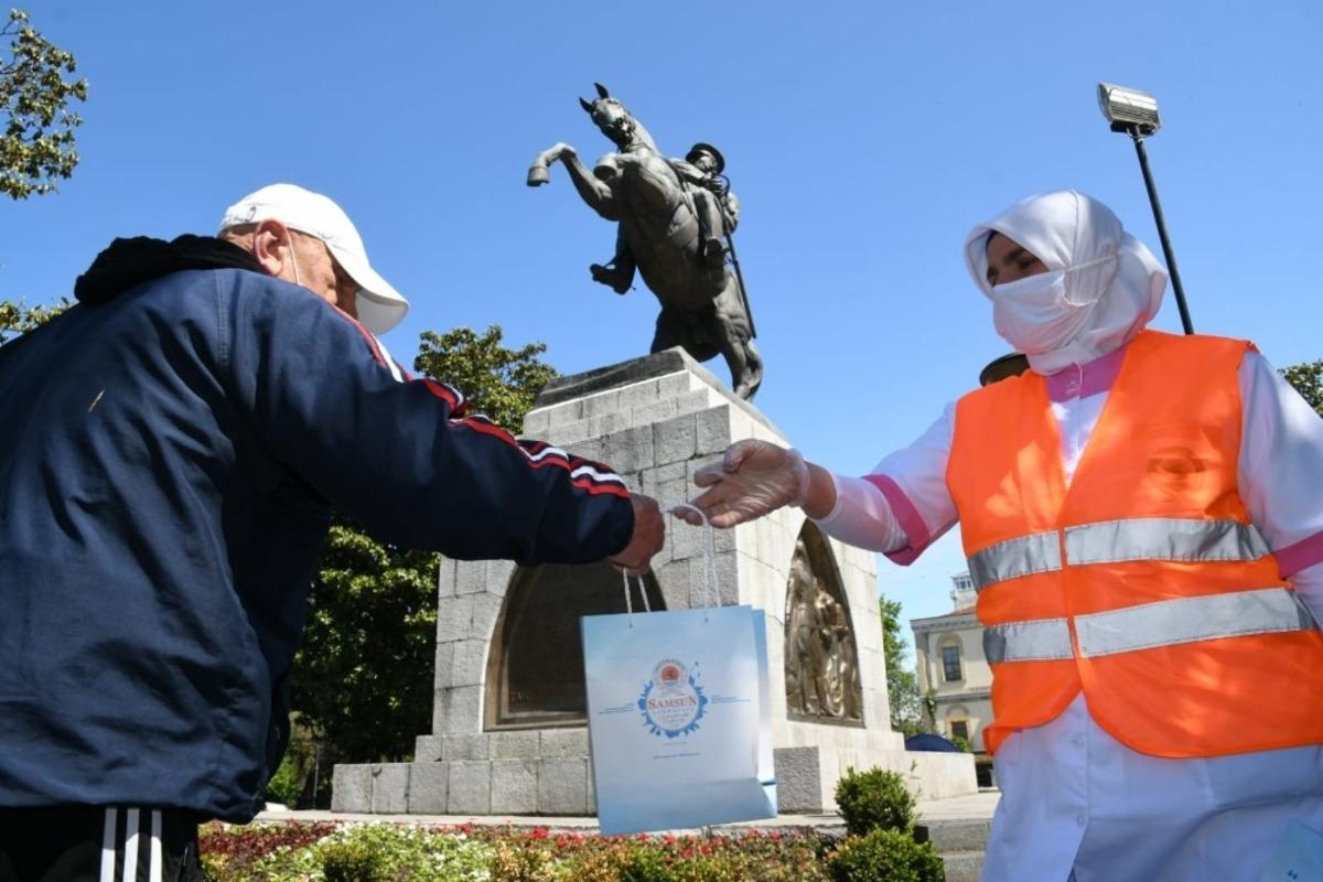 B&uuml;y&uuml;kşehir Belediyesi&rsquo;nden yaşlılara anlamlı hediye