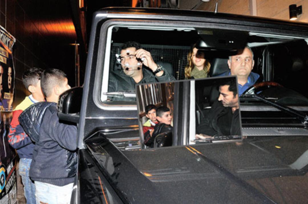 Kenan İmirzalıoğlu ile Sinem Kobal'ın gecesi tatsız bitti