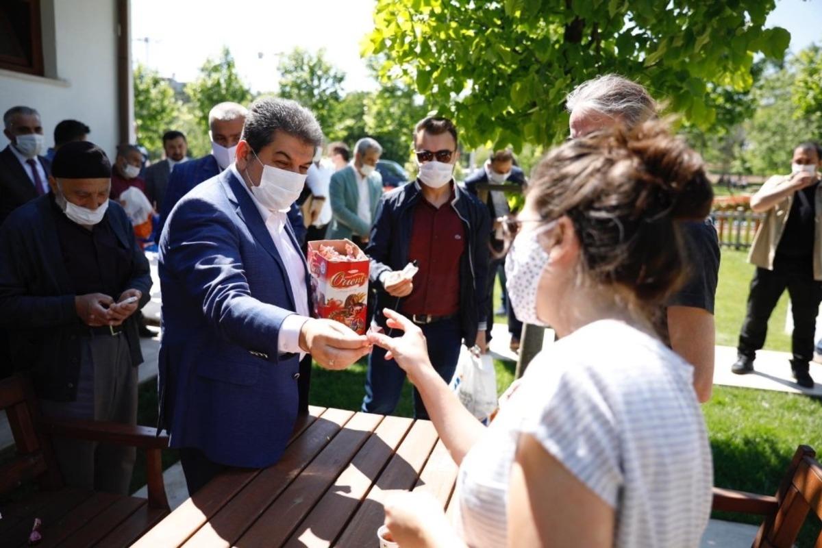 Esenler&rsquo;de 65 yaş &uuml;zeri vatandaşlar unutulmadı