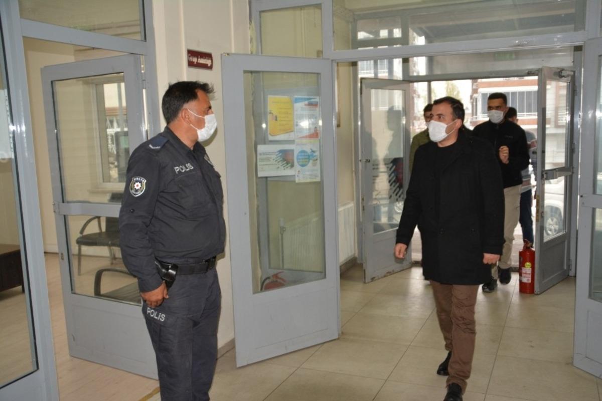 Kaymakam Koşal, polis ve jandarma ile bayramlaştı