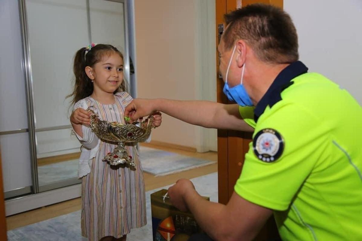 Şehit yakınlarına bayram s&uuml;rprizi