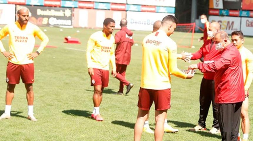 Galatasaray g&uuml;n&uuml; &ccedil;ift antrenmanla tamamladı