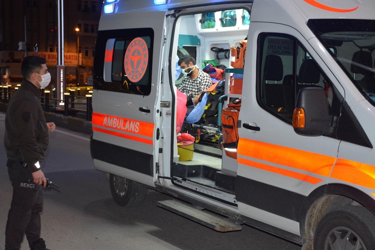 Kalp krizi ge&ccedil;iren Suriyeli m&uuml;ltecinin yardımına bek&ccedil;iler koştu