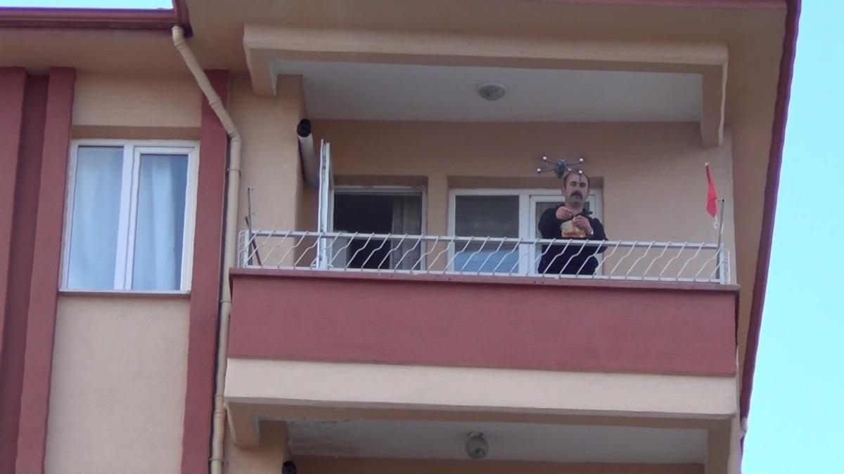 Drone ile &ldquo;bayram şekeri&rdquo; ikramı