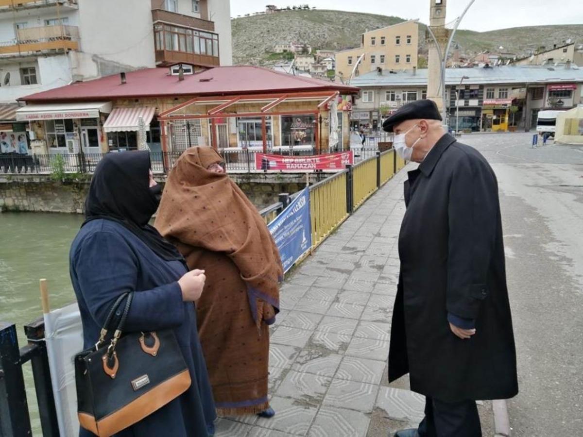 Bayramın ilk g&uuml;n&uuml; cadde ve sokaklar 65 yaş &uuml;st&uuml; vatandaşlara kaldı