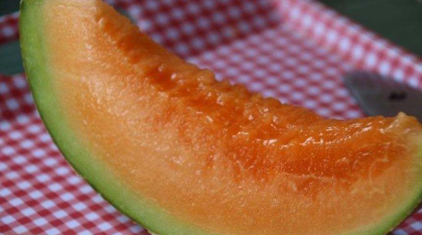 Japonya’da 2 yubari kavunu 7 bin 500 liraya satıldı