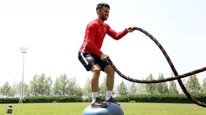 Kayserisporlu Emre Taşdemir: "8 kritik ma&ccedil;a &ccedil;ıkacağız"