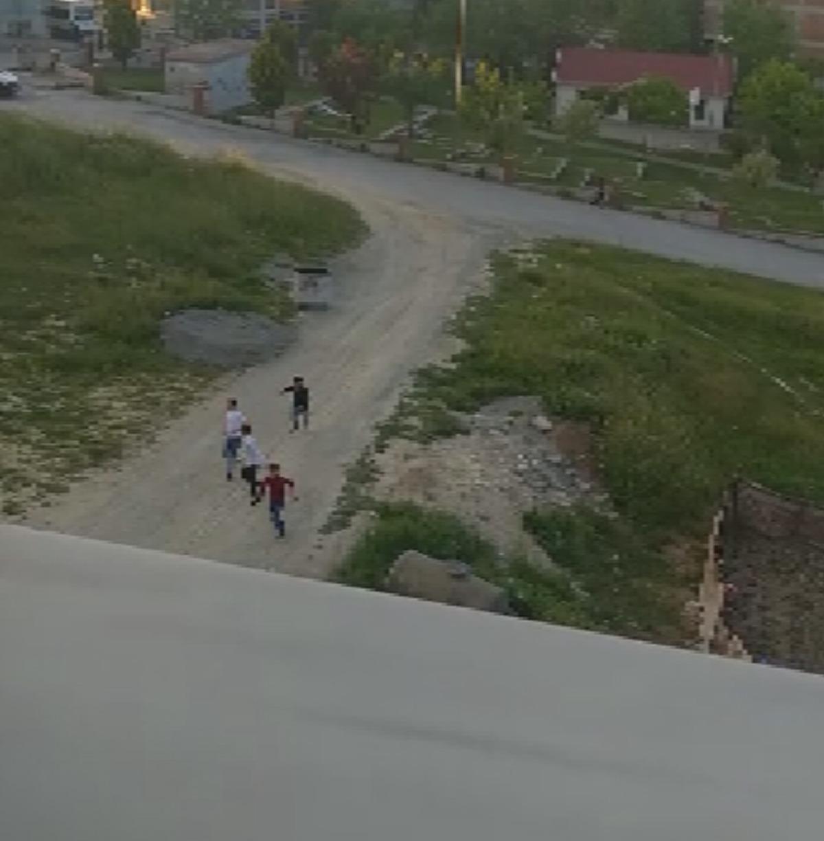 Arnavutk&ouml;y'de polisi g&ouml;r&uuml;nce b&ouml;yle ka&ccedil;tılar