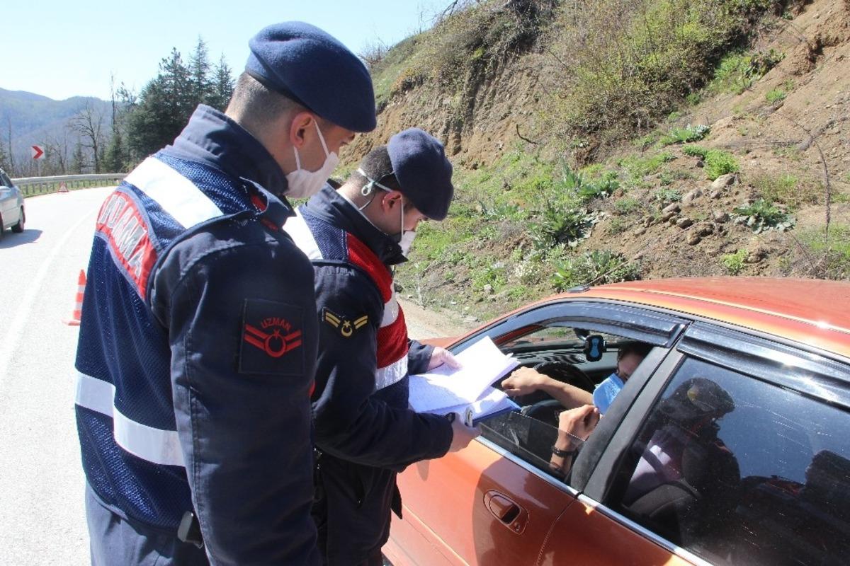 D&uuml;zce&rsquo;de pandemi s&uuml;resinde 2 bin 755 kişiye 4,6 milyon TL ceza yazıldı