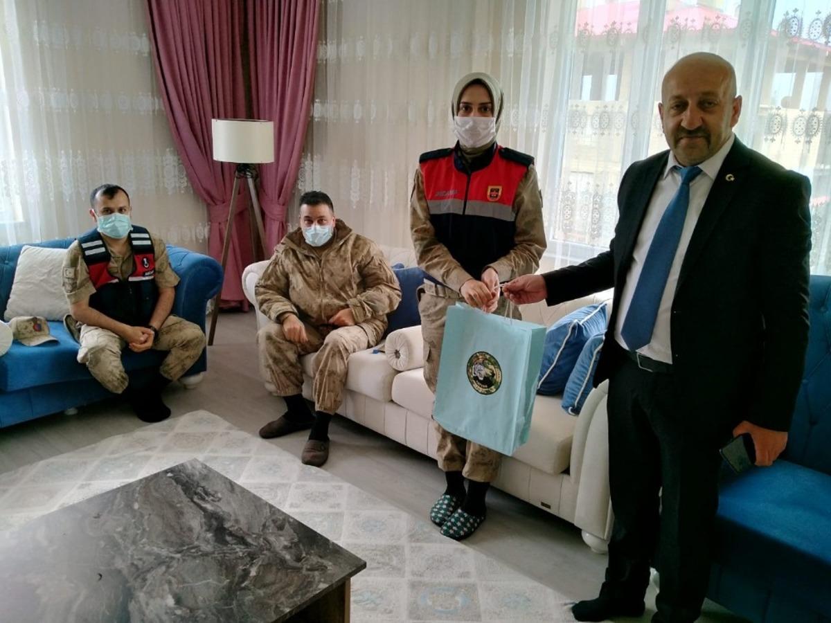 Şehit aileleri ve gazilere bayram ziyareti