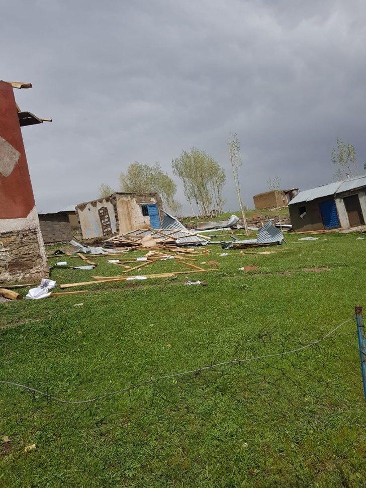 Özalp ilçesinde fırtına G3