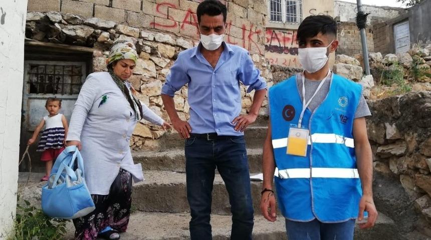 Vefa ekipleri, kuv&ouml;zde yatan &ccedil;ocuk i&ccedil;in seferber oldu