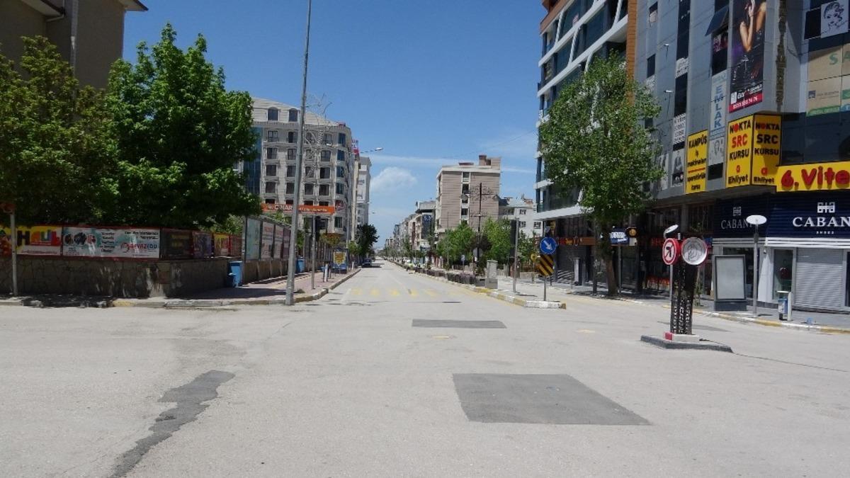 Van&rsquo;da cadde ve sokaklar boş kaldı