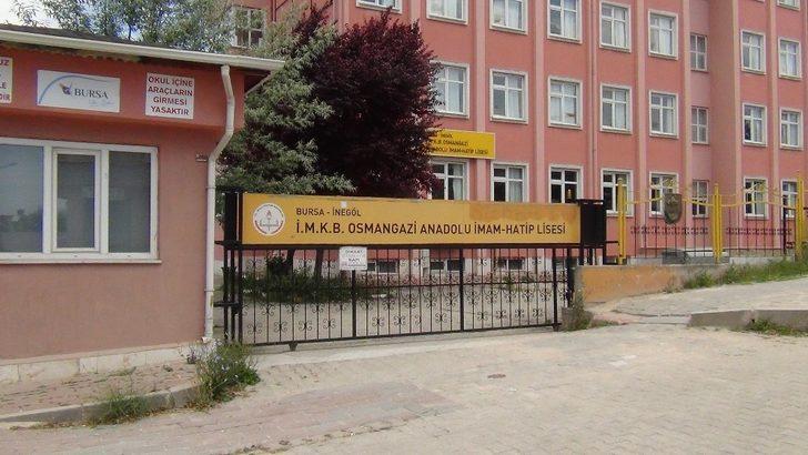 Okulla giren iki şüpheli kıskıvrak yakalandı G4