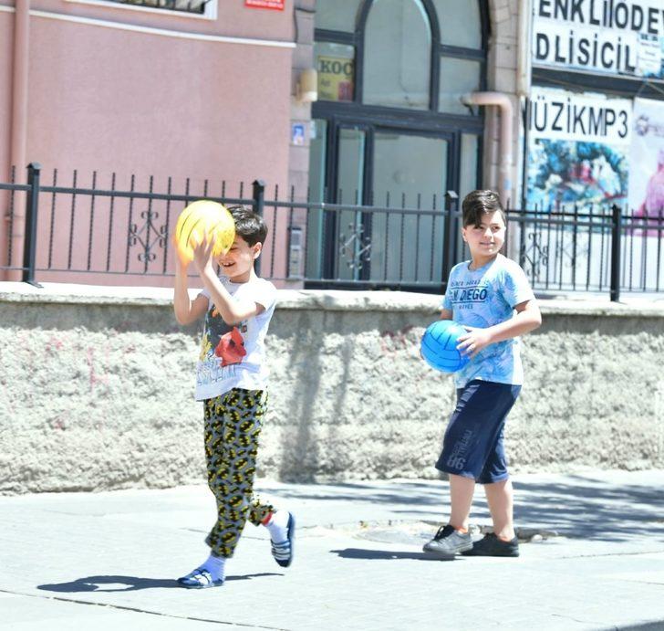 Mamaklı çocuklara çifte bayram G1