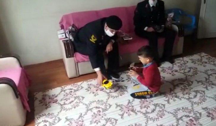 Şehit çocuğunun isteğini jandarma unutmadı G1
