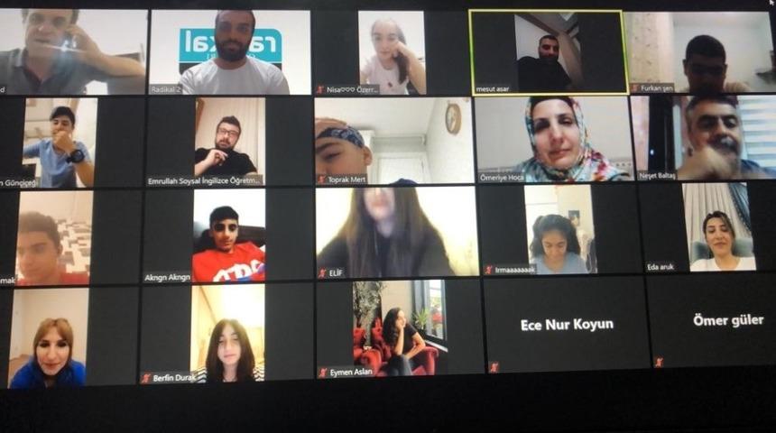 Radikal Okulları korona günlerinde bile öğrencilerini yalnız bırakmadı