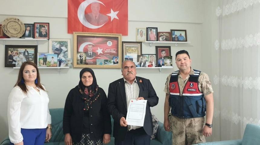 Şehit ailesinden Jandarma Karakoluna teşekk&uuml;r ziyareti