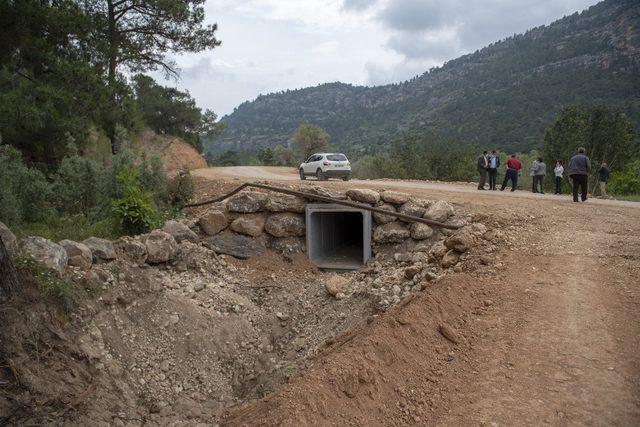 Silifke’de yol çalışması