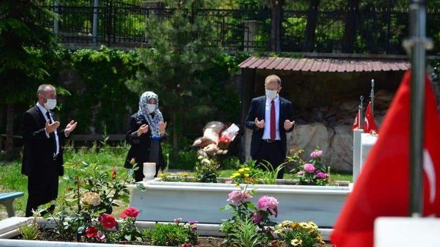 Erenler’den Kütahya Hava Şehitliği’ne ziyaret