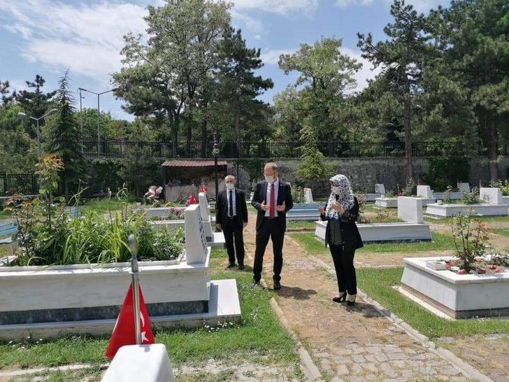 Erenler’den Kütahya Hava Şehitliği’ne ziyaret G3