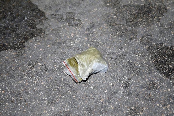 GÜNCELLEME - Polis aracına çarptıkları otomobille kaçmaya çalışan 3 şüpheli yakalandı G3