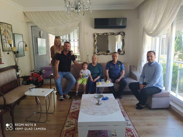 Kuşadası’nda şehit ailelerine bayram ziyareti G5