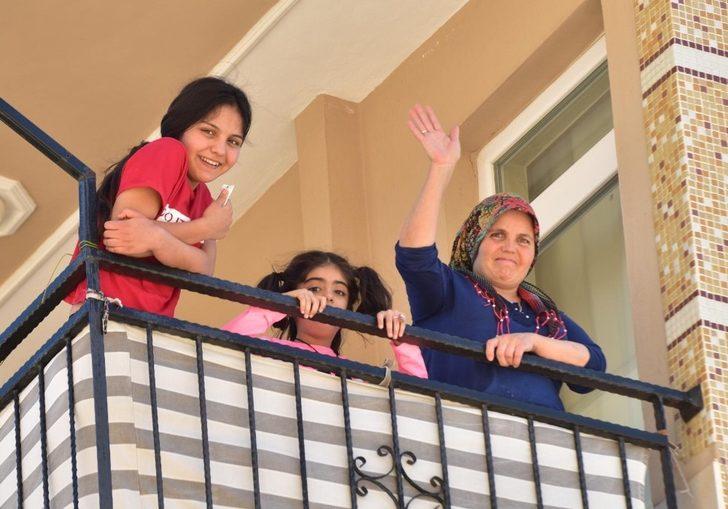 Kepez’de bayram heyecanı balkonlarda sürdü G3