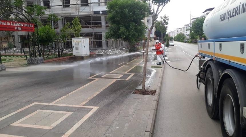 Kilis’te caddeler yıkanıyor