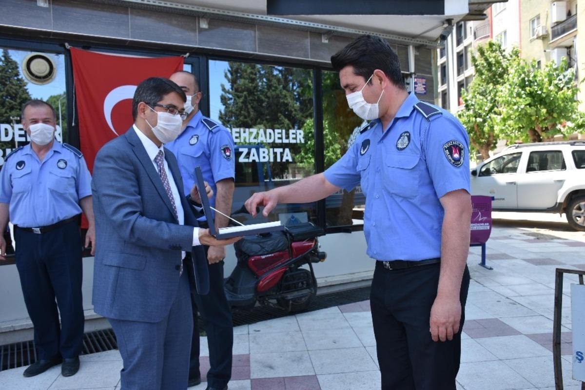 Başkan &Ccedil;elik bayramda &ccedil;alışanları unutmadı