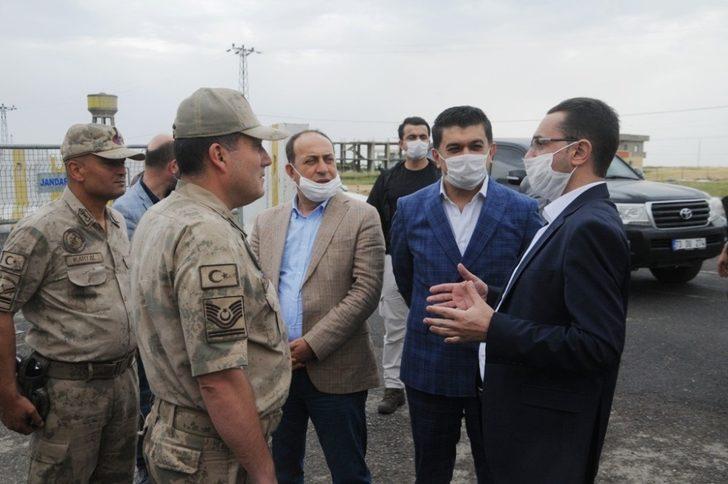 Kaymakam Sinanoğlu’ndan polislere baklava ikramı G4