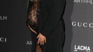Hamile Kardashian'dan akıllara zarar transparan kıyafet!