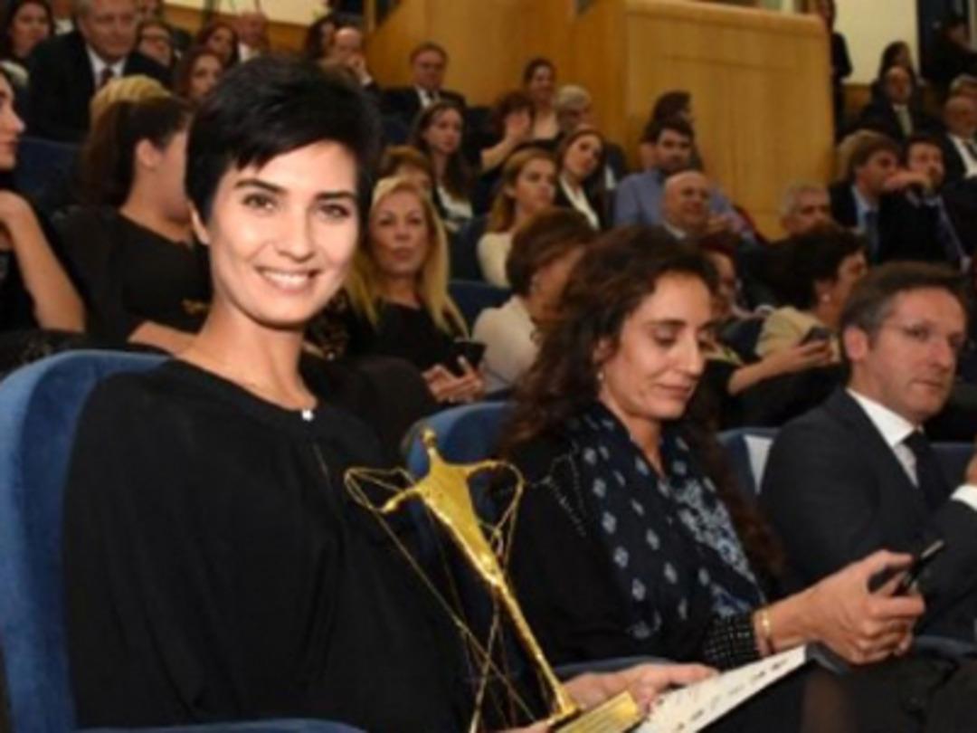 Tuba B&uuml;y&uuml;k&uuml;st&uuml;n Vatikan'da 'En İyi Kadın Oyuncu' &Ouml;d&uuml;l&uuml;n&uuml; Aldı
