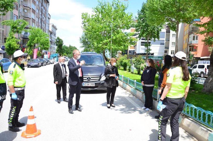 Emniyet ve sağlık çalışanlarına bayram ziyareti G1