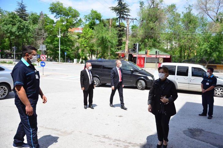 Emniyet ve sağlık çalışanlarına bayram ziyareti G2