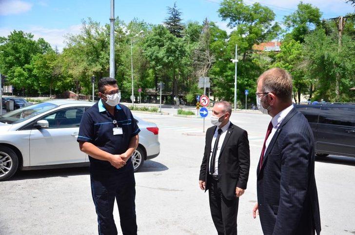 Emniyet ve sağlık çalışanlarına bayram ziyareti G4