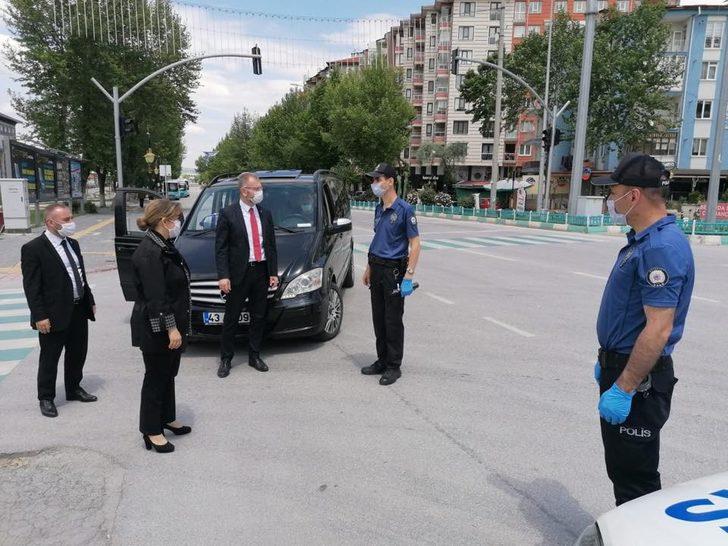 Emniyet ve sağlık çalışanlarına bayram ziyareti G5