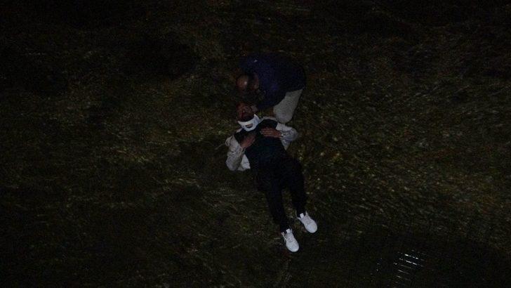 Sinirle tekme attığı korkuluklarla birlikte dereye yuvarlandı G1