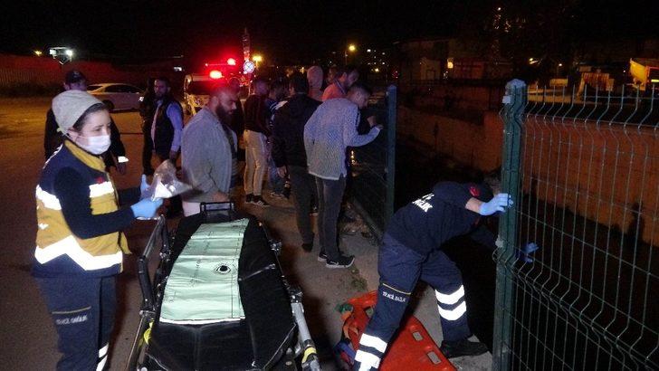 Sinirle tekme attığı korkuluklarla birlikte dereye yuvarlandı G2