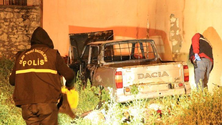 Park halindeki pikap alev topuna döndü G2