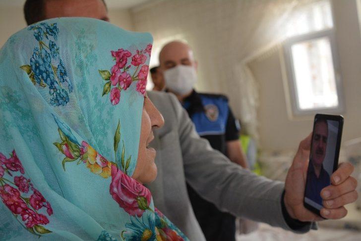 Vali Akbıyık, şehit ailelerini görüntülü arayıp bayramlarını kutladı G1