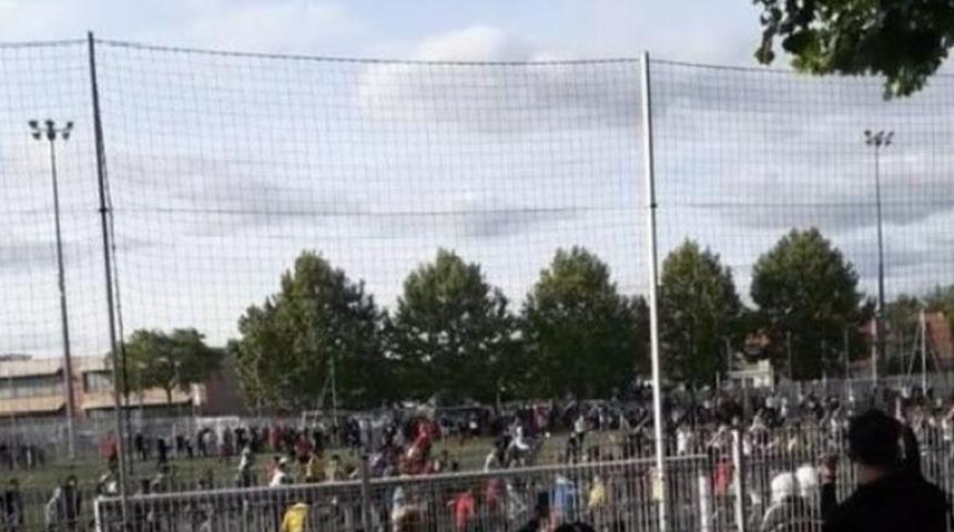 Fransa'da olay maç! Canlarını hiçe saydılar