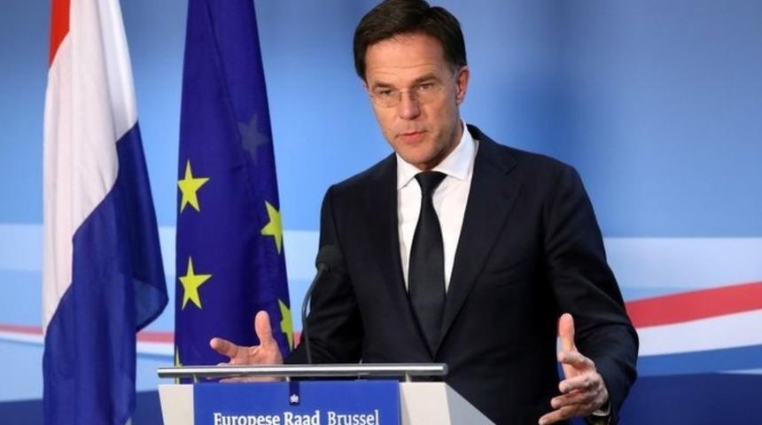 Hollanda Başbakanı Rutte, yasaklar nedeniyle &ouml;l&uuml;m&uuml;nden &ouml;nce annesini ziyaret edemedi