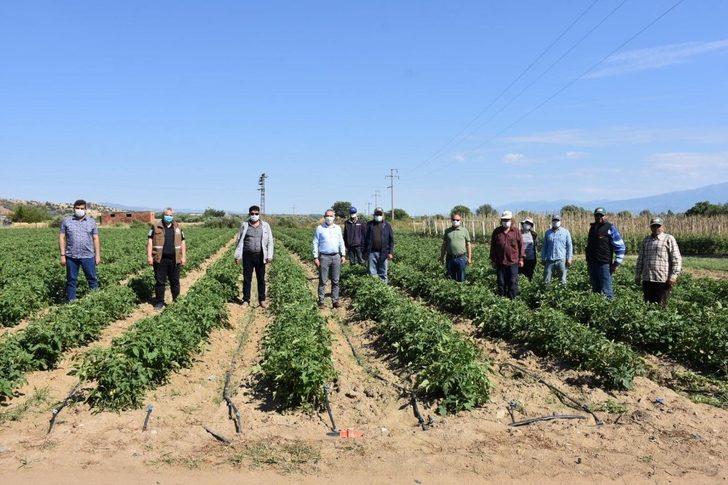 Bayramı tarlada geçiren çiftçilere ziyaret G2