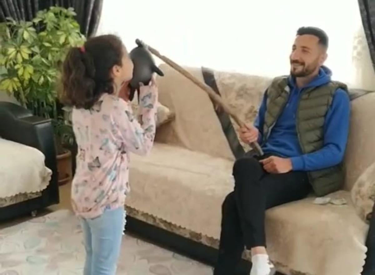 Korona vir&uuml;s bayramda el &ouml;pme geleneğine engel olamadı