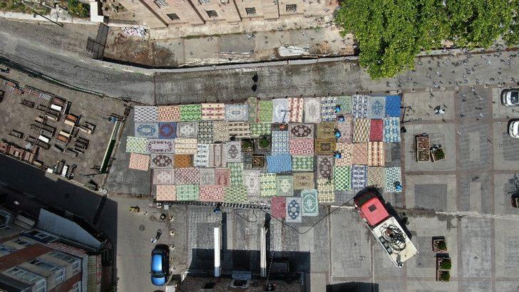 Rengarenk hasır kilimler yağlı boya tablolarını aratmadı G3