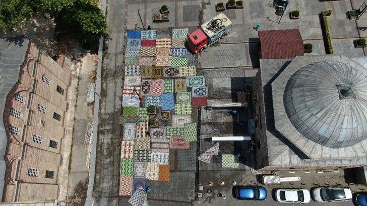 Rengarenk hasır kilimler yağlı boya tablolarını aratmadı G4