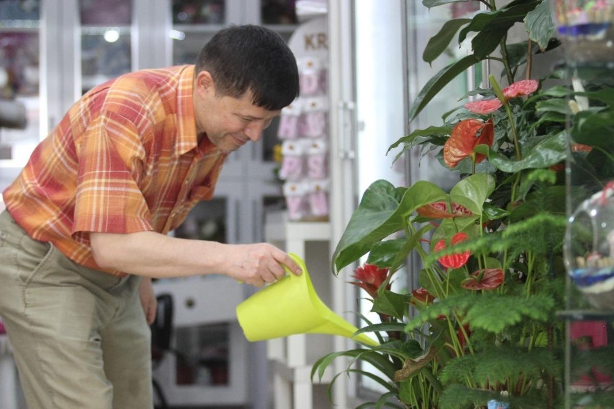 Hem doktor hem &ccedil;i&ccedil;ek&ccedil;i